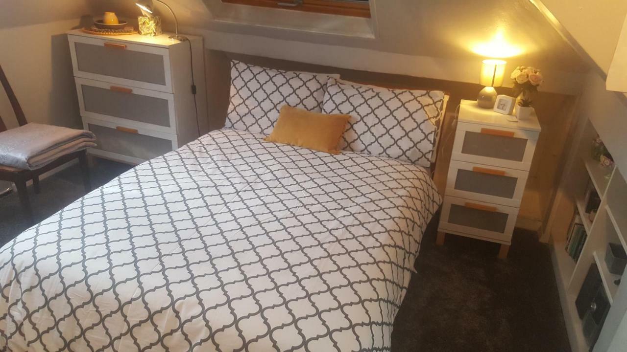 Comfy Room Well Located Londra Dış mekan fotoğraf
